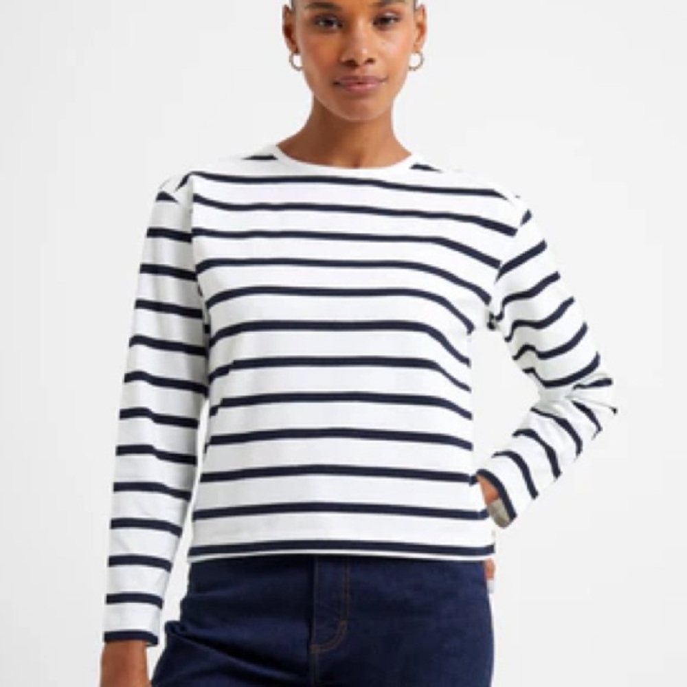 Closed Long Sleeved Top